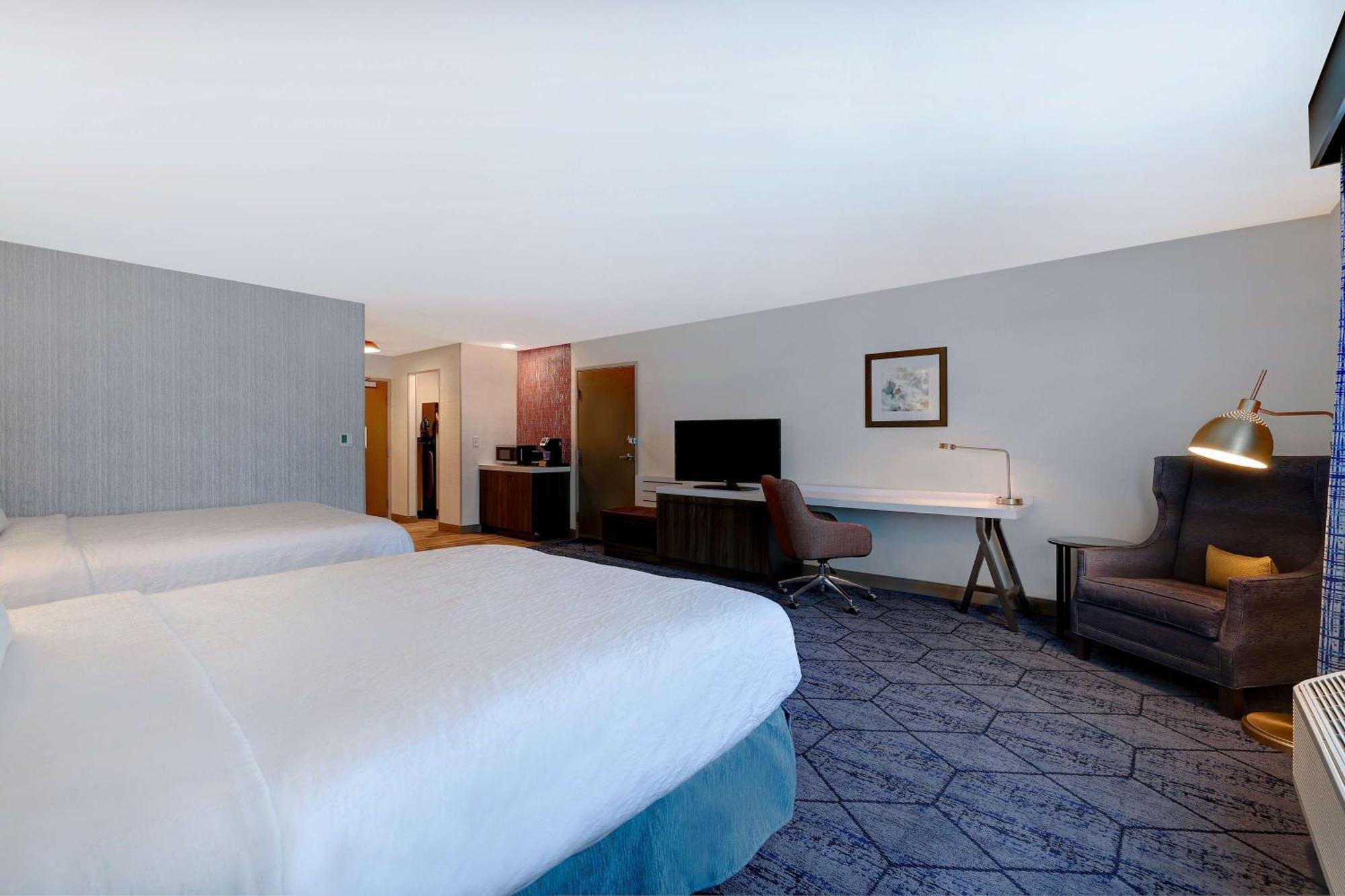 Hilton Garden Inn Cedar Rapids Ngoại thất bức ảnh