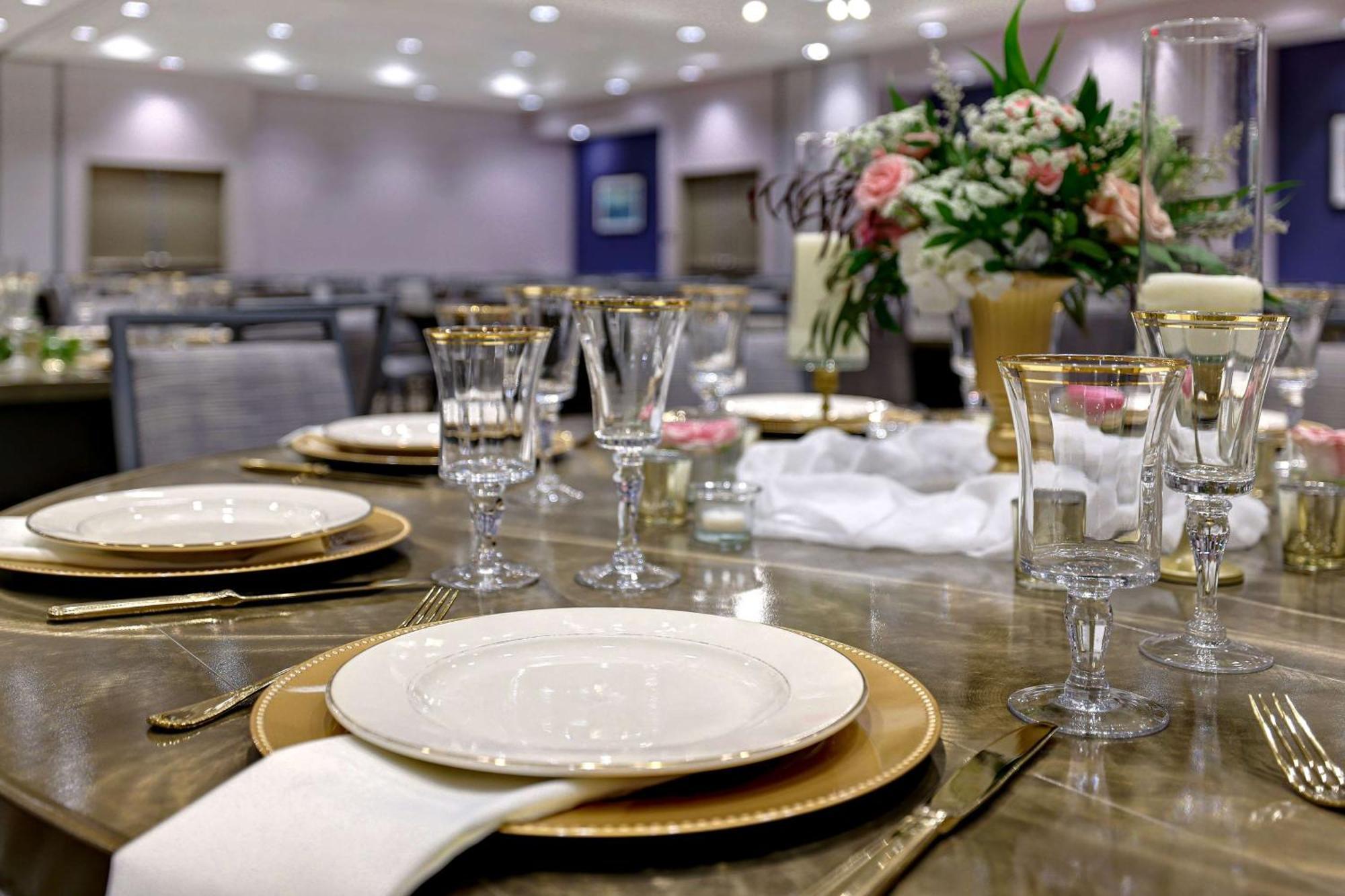 Hilton Garden Inn Cedar Rapids Ngoại thất bức ảnh
