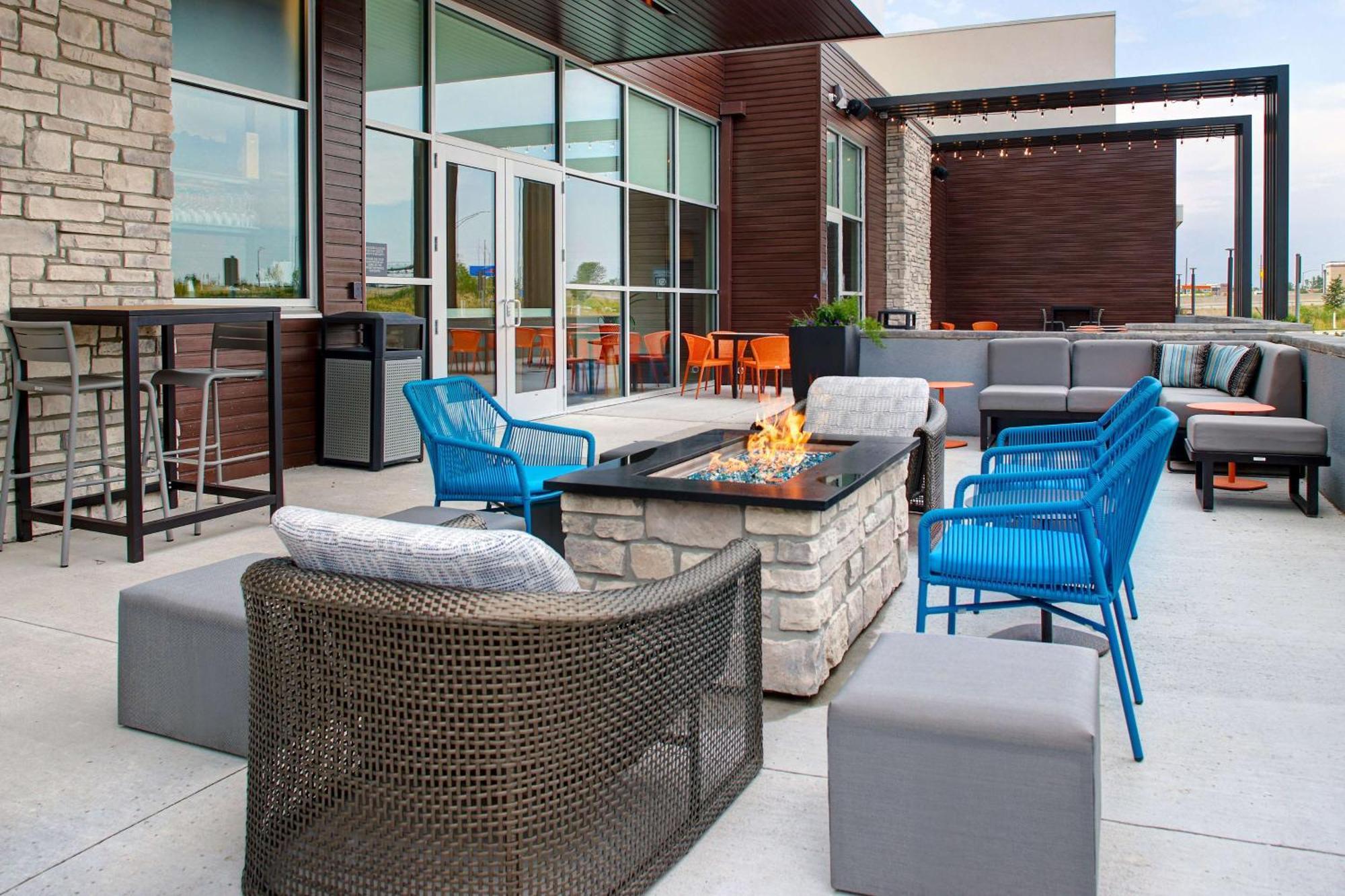 Hilton Garden Inn Cedar Rapids Ngoại thất bức ảnh