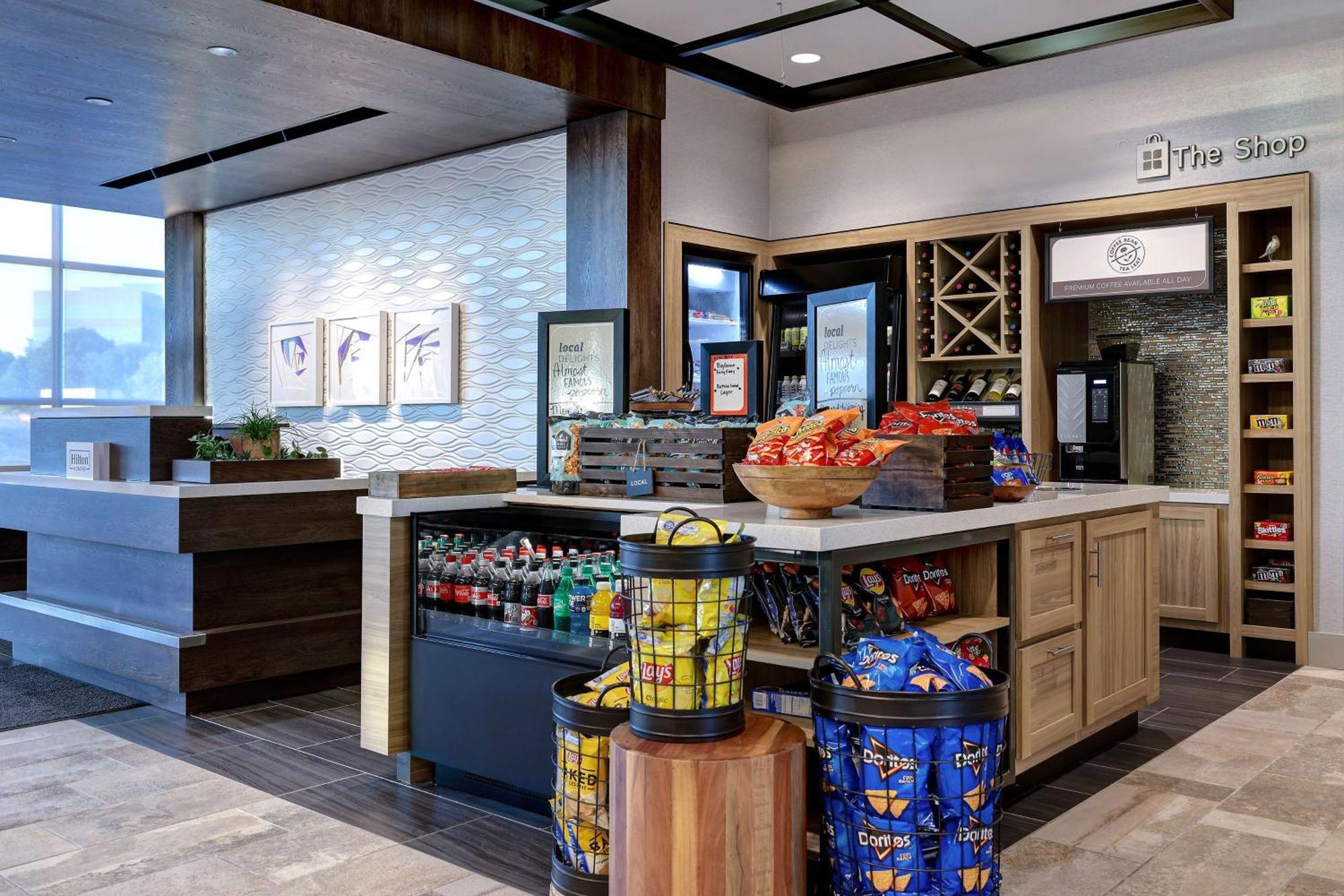 Hilton Garden Inn Cedar Rapids Ngoại thất bức ảnh